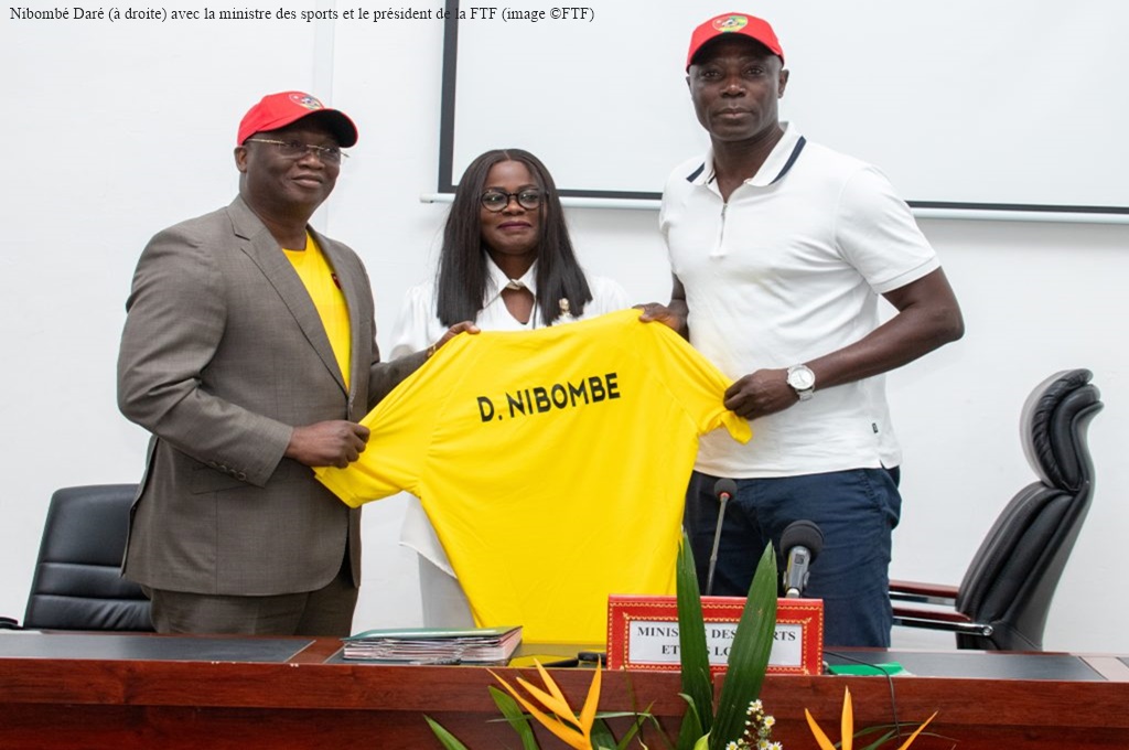 Football : Nibombé Daré signe son contrat de sélectionneur des Eperviers du Togo